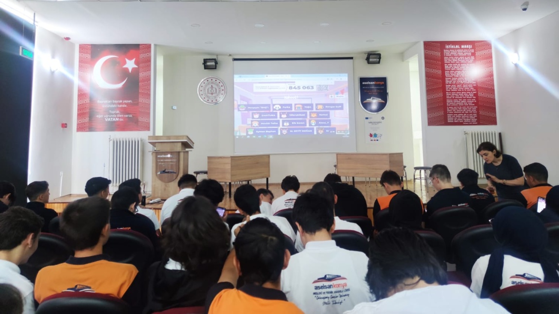 İngilizce Kahoot bilgi yarışması gerçekleştirdik! 